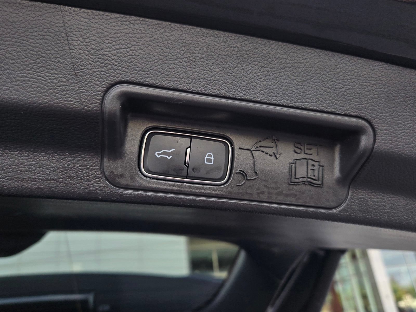 Used 2025 Ford Explorer ST-Line AWD/4WD image 24