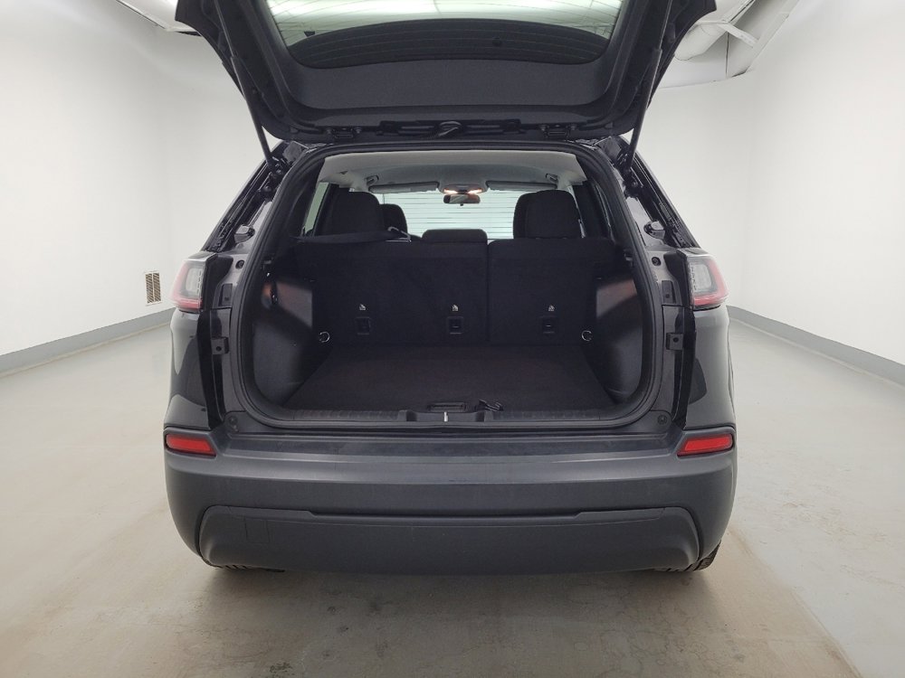 Used 2019 Jeep Cherokee Latitude w/ Cold Weather Group image 29