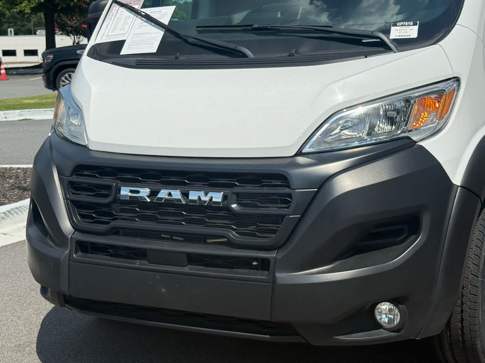 Used 2024 RAM ProMaster 2500 w/ Convenience Group FWD image 9