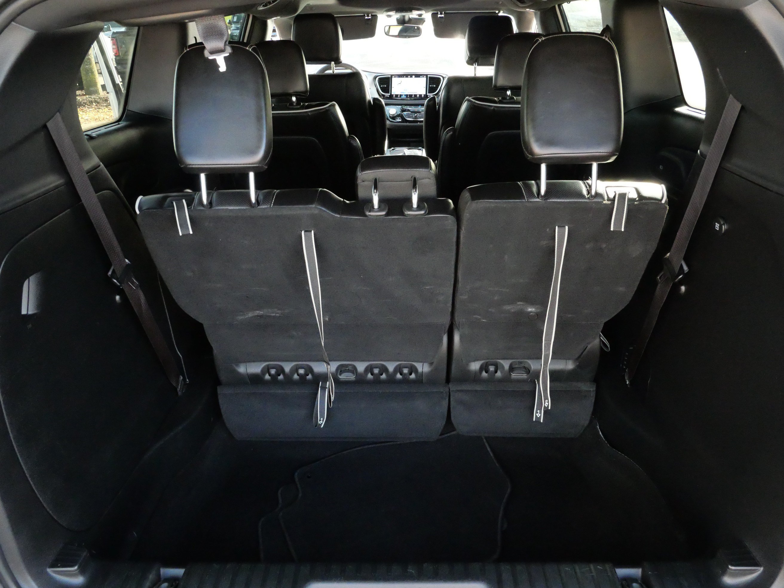 Used 2025 Chrysler Pacifica Limited FWD image 18
