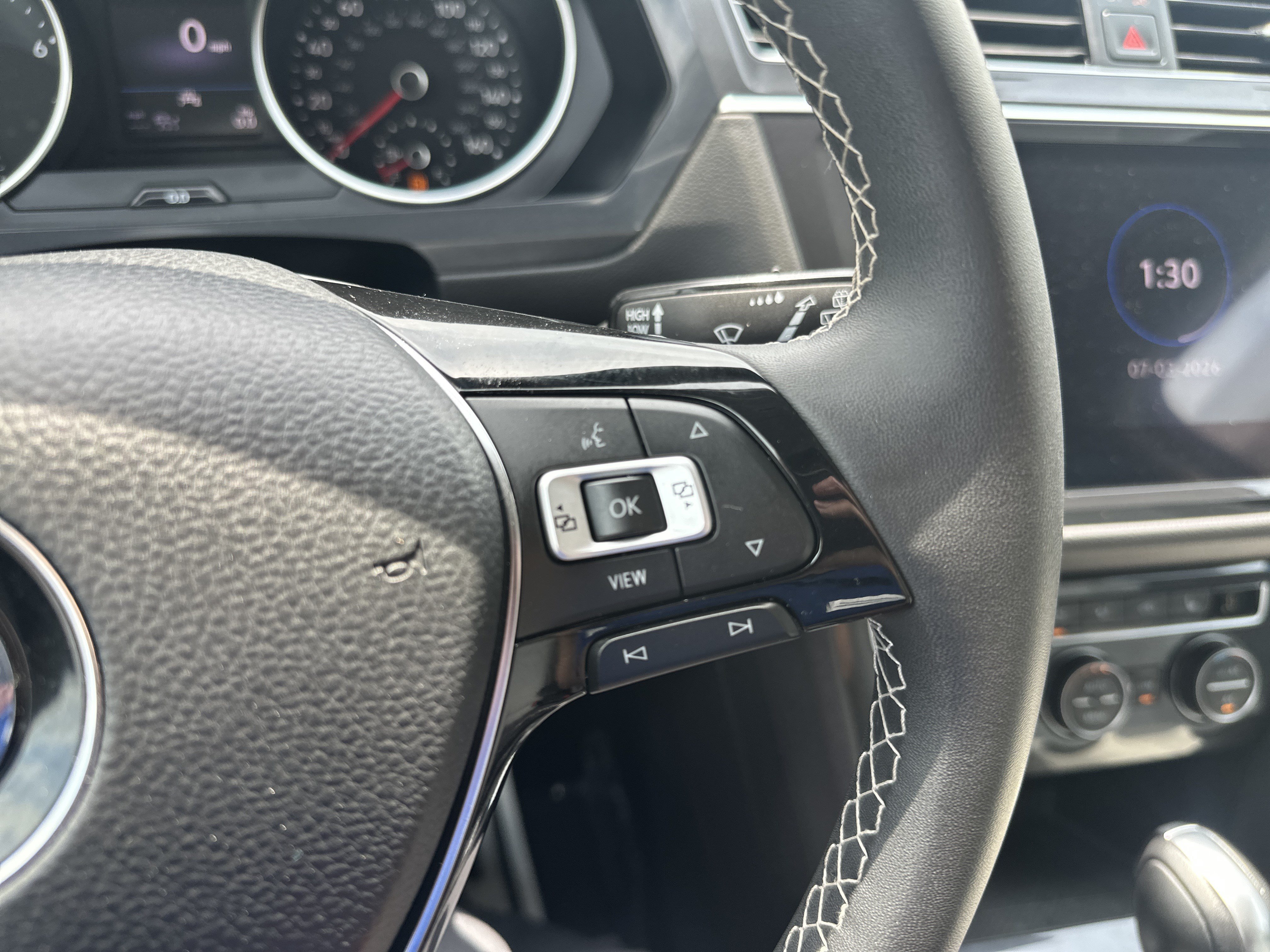 Used 2021 Volkswagen Tiguan SE AWD/4WD image 24