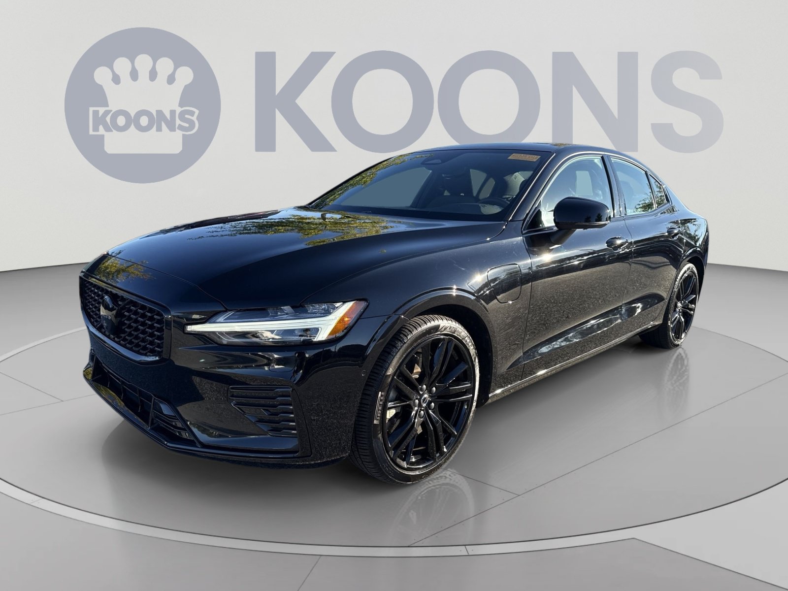 Certified 2024 Volvo S60 T8 Plus AWD/4WD image 1