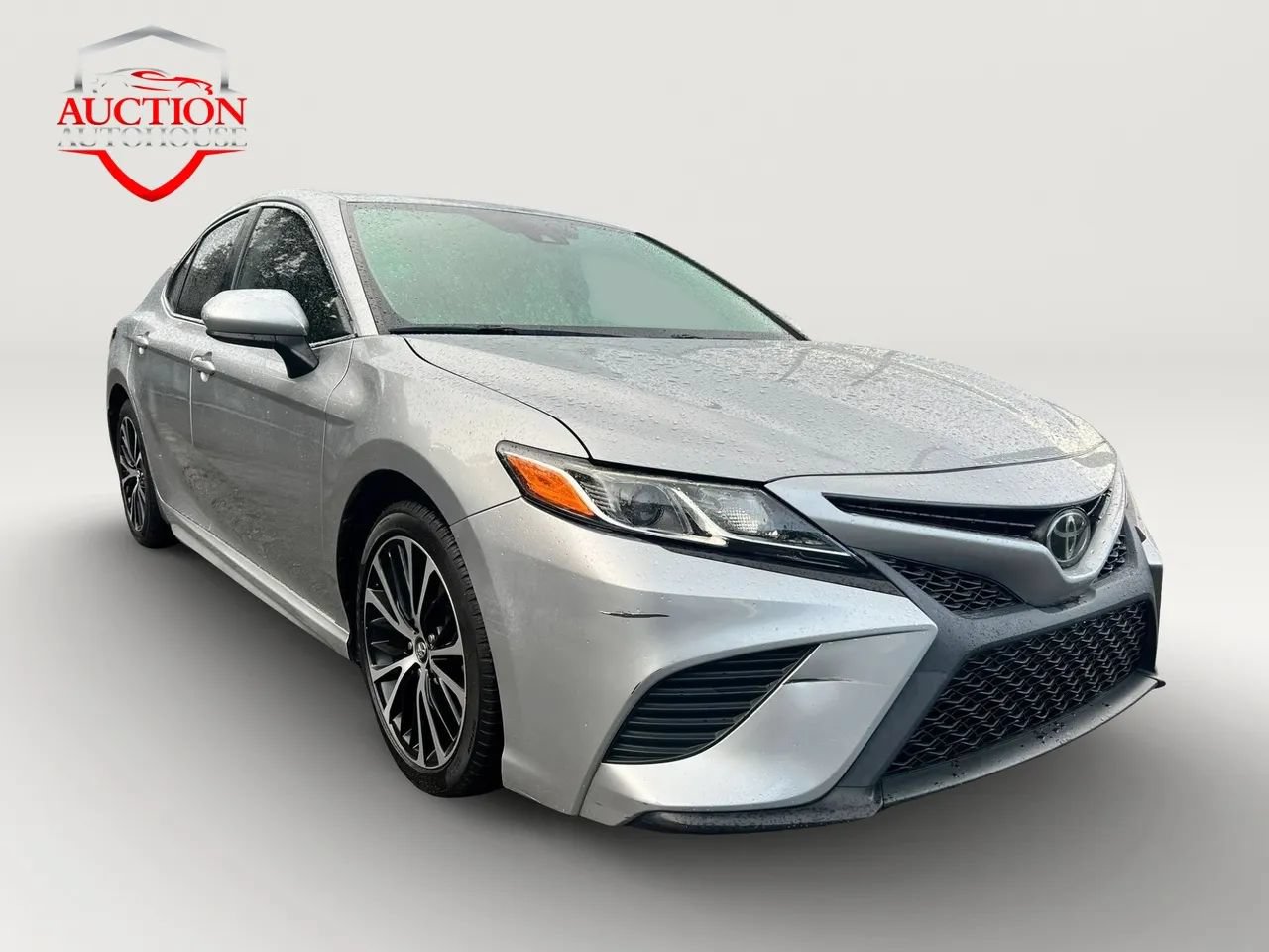 Used 2019 Toyota Camry SE FWD image 3