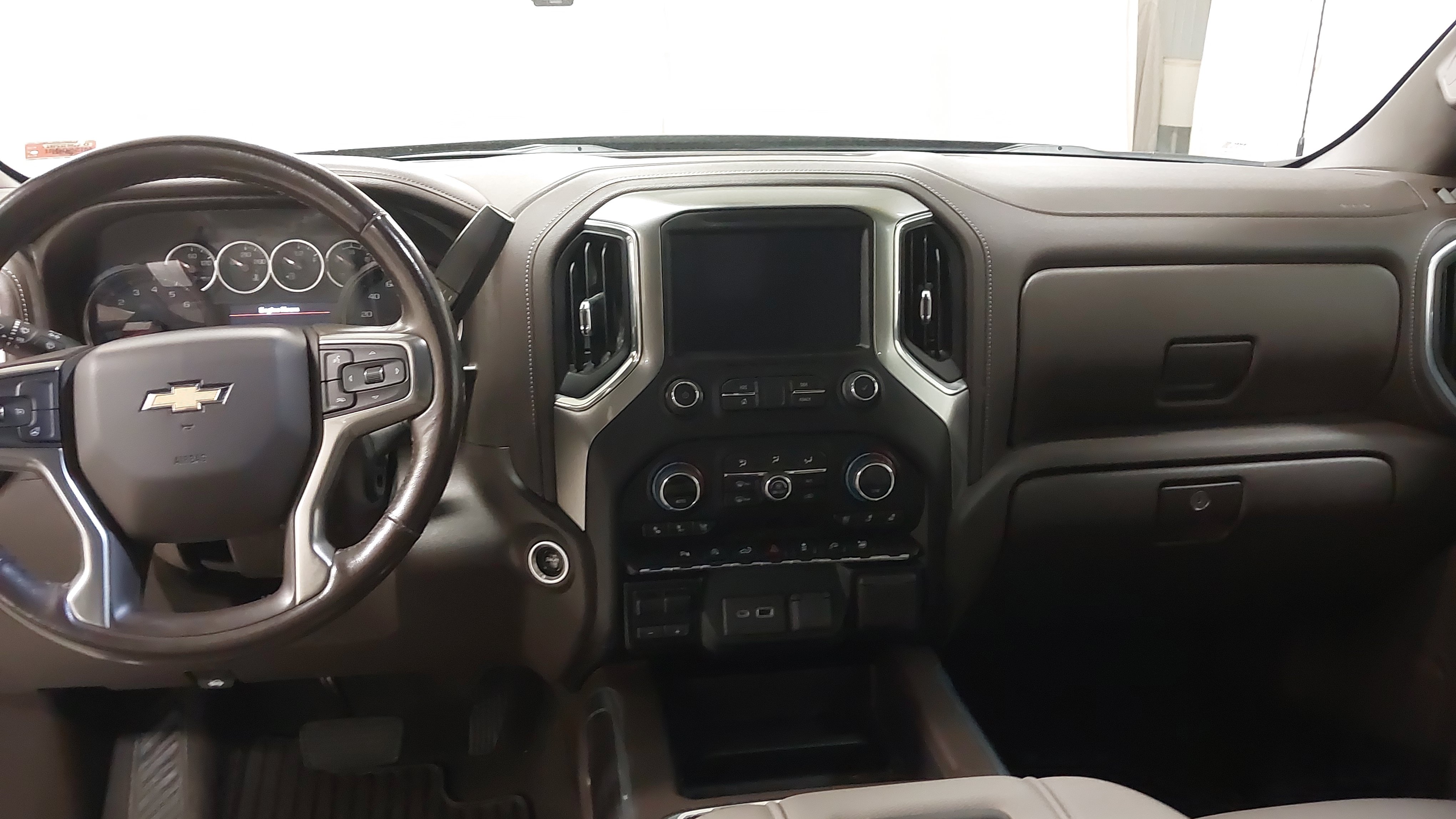 Used 2021 Chevrolet Silverado 1500 LTZ AWD/4WD image 26