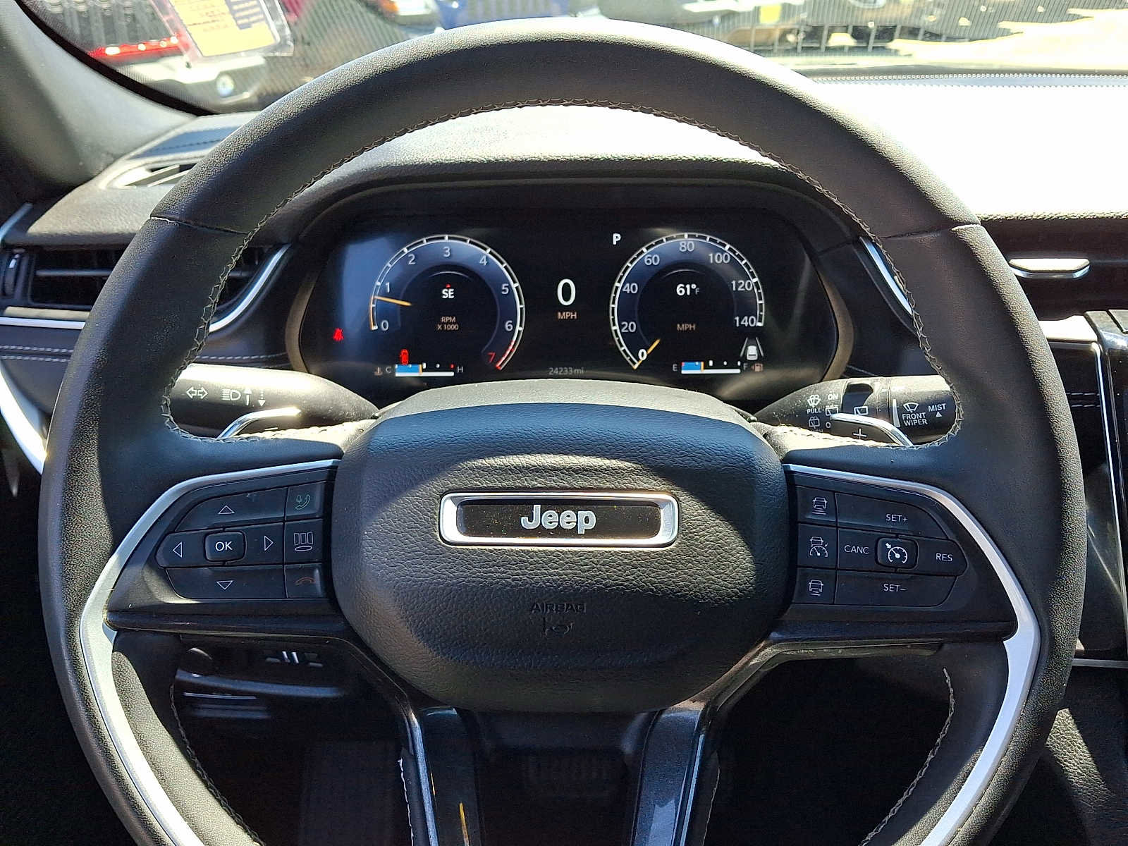 Used 2023 Jeep Grand Cherokee L Laredo AWD/4WD image 23