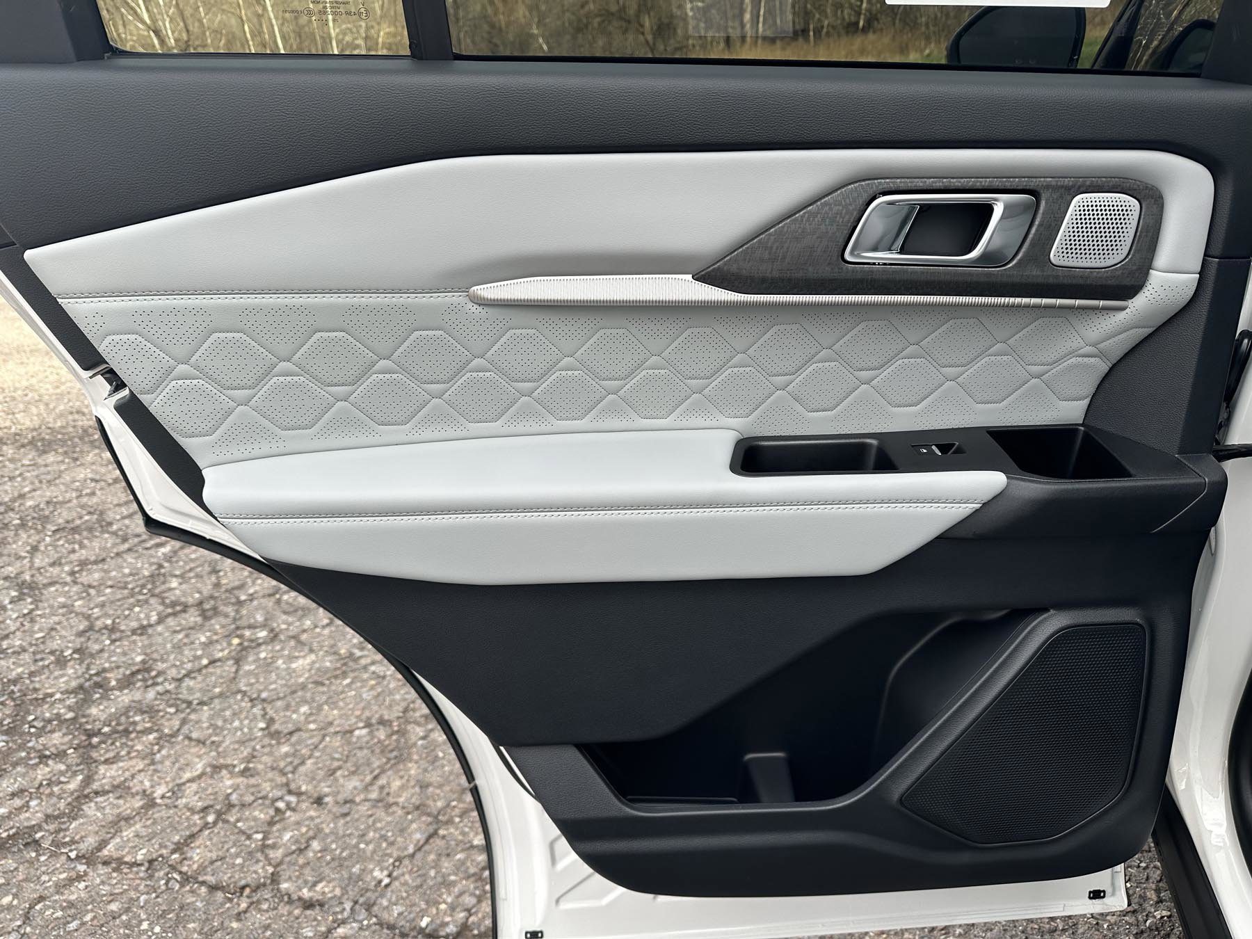 New 2026 Ford Explorer Platinum w/ LUX Leather Package image 39