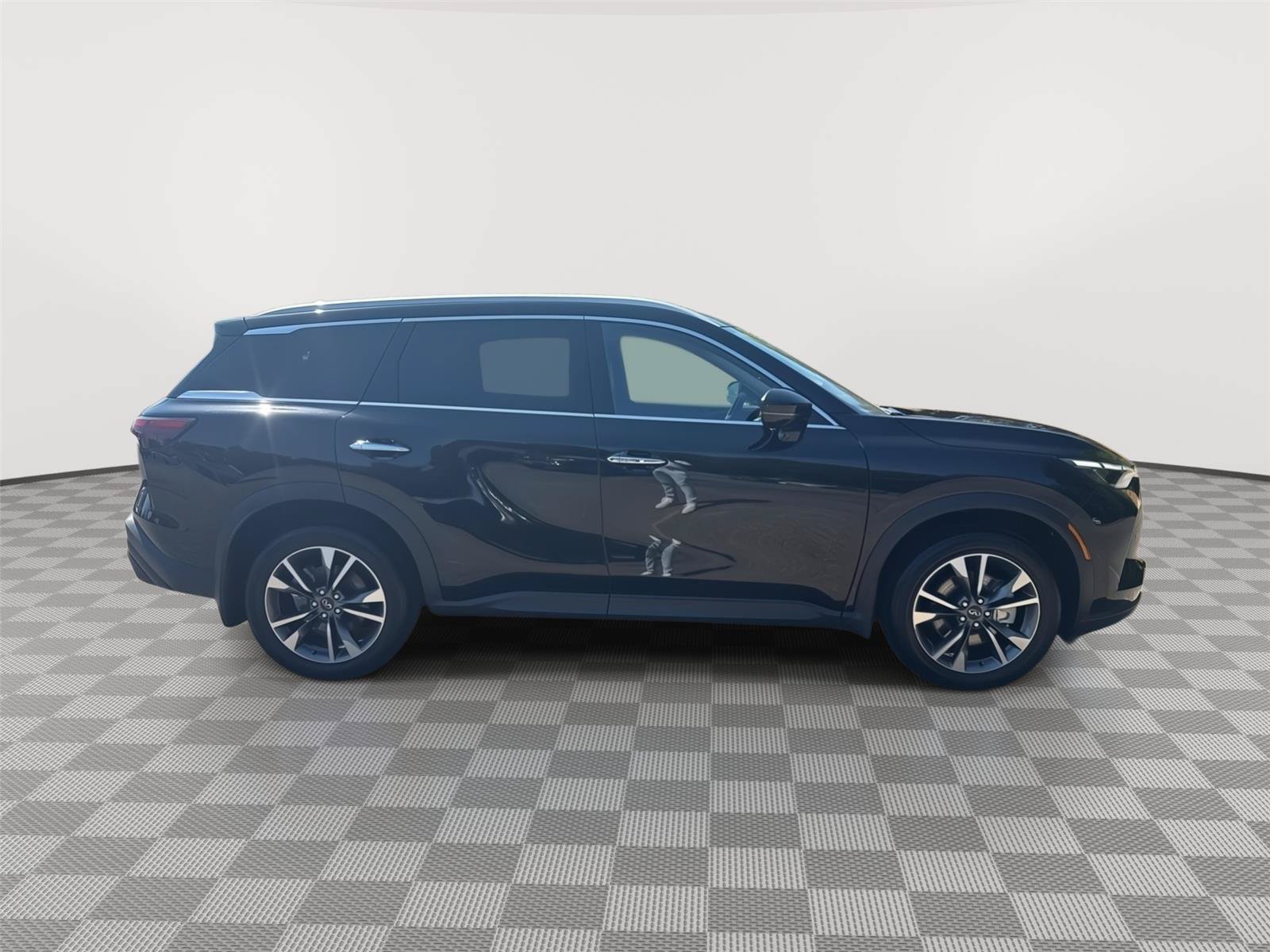 Used 2025 INFINITI QX60 Luxe AWD/4WD image 5