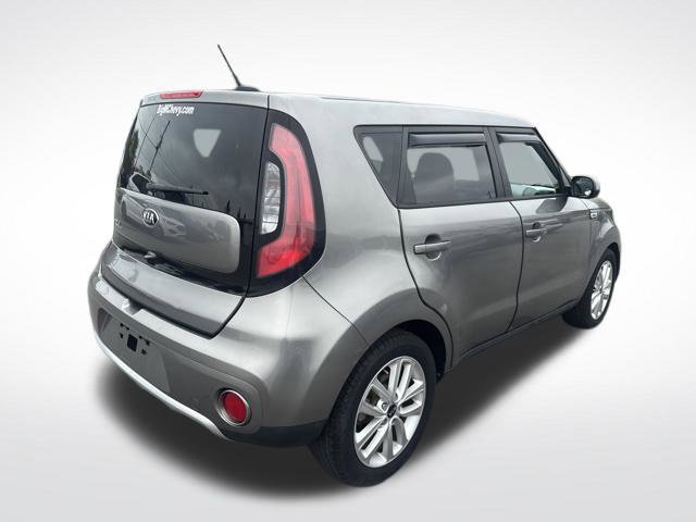 Used 2017 Kia Soul + FWD image 5