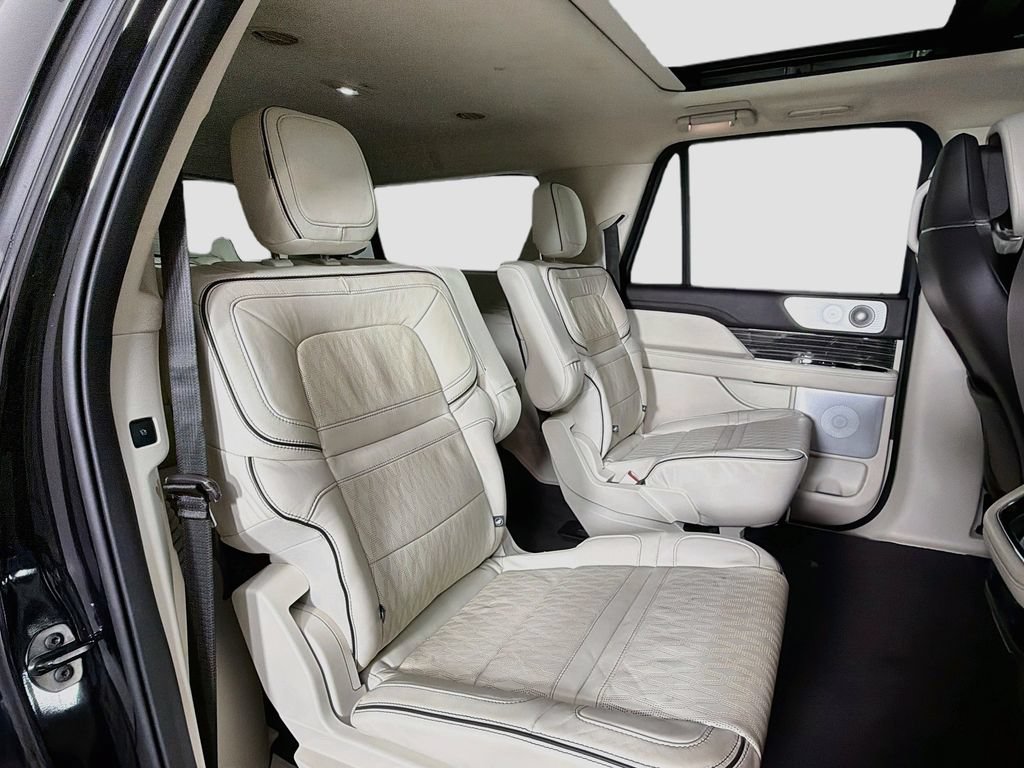 Used 2023 Lincoln Navigator L Black Label AWD/4WD image 28
