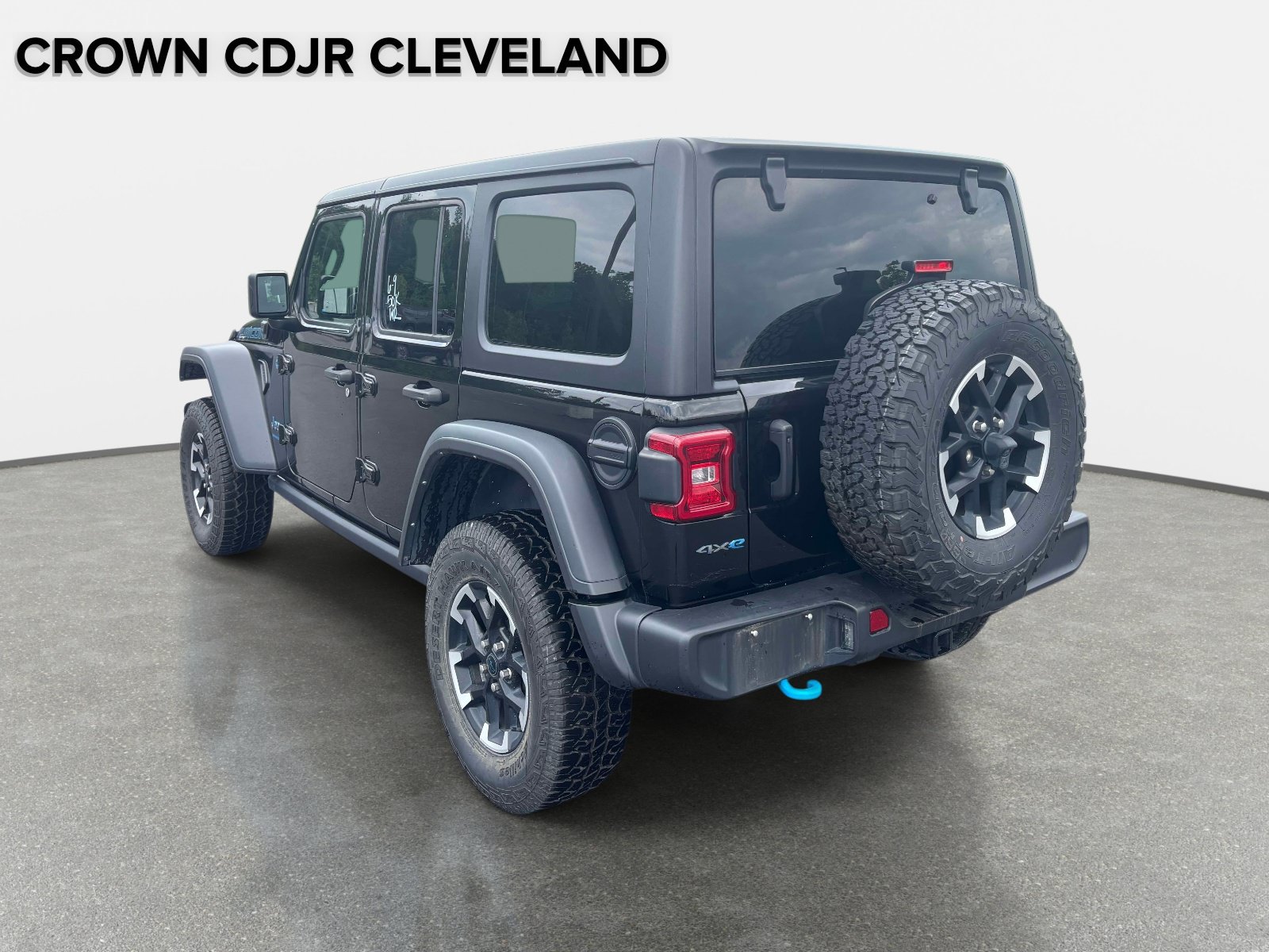 Used 2024 Jeep Wrangler Unlimited Rubicon 4xe AWD/4WD image 3