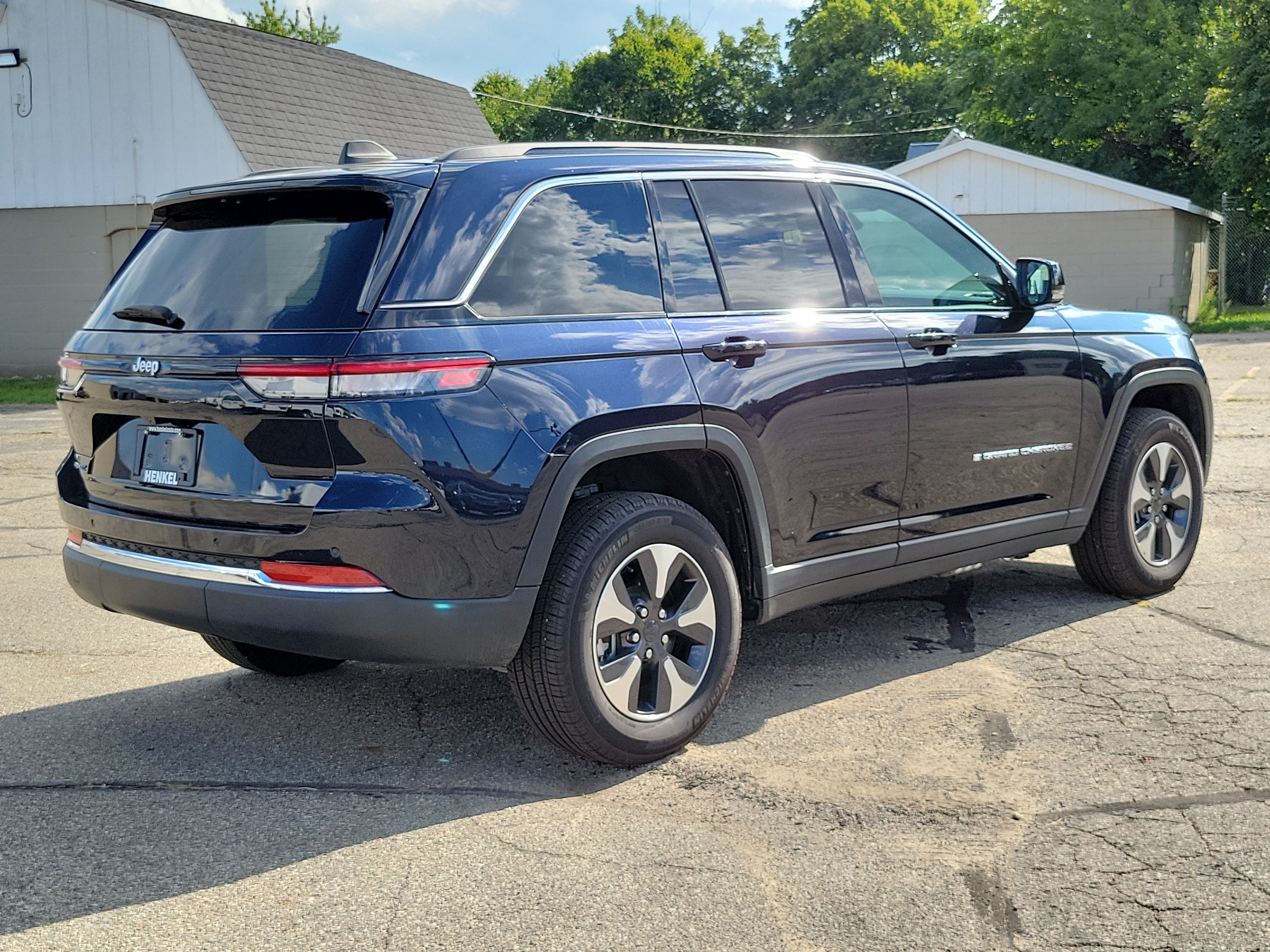 Used 2024 Jeep Grand Cherokee Limited 4xe AWD/4WD image 4