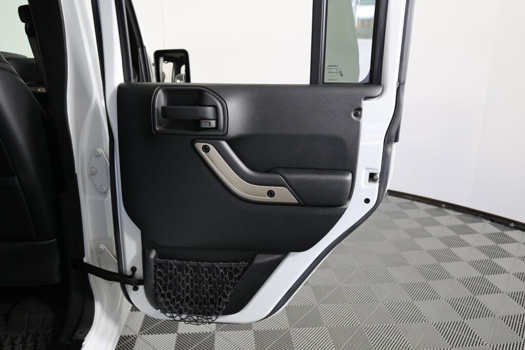 Used 2017 Jeep Wrangler 75th Anniversary image 21