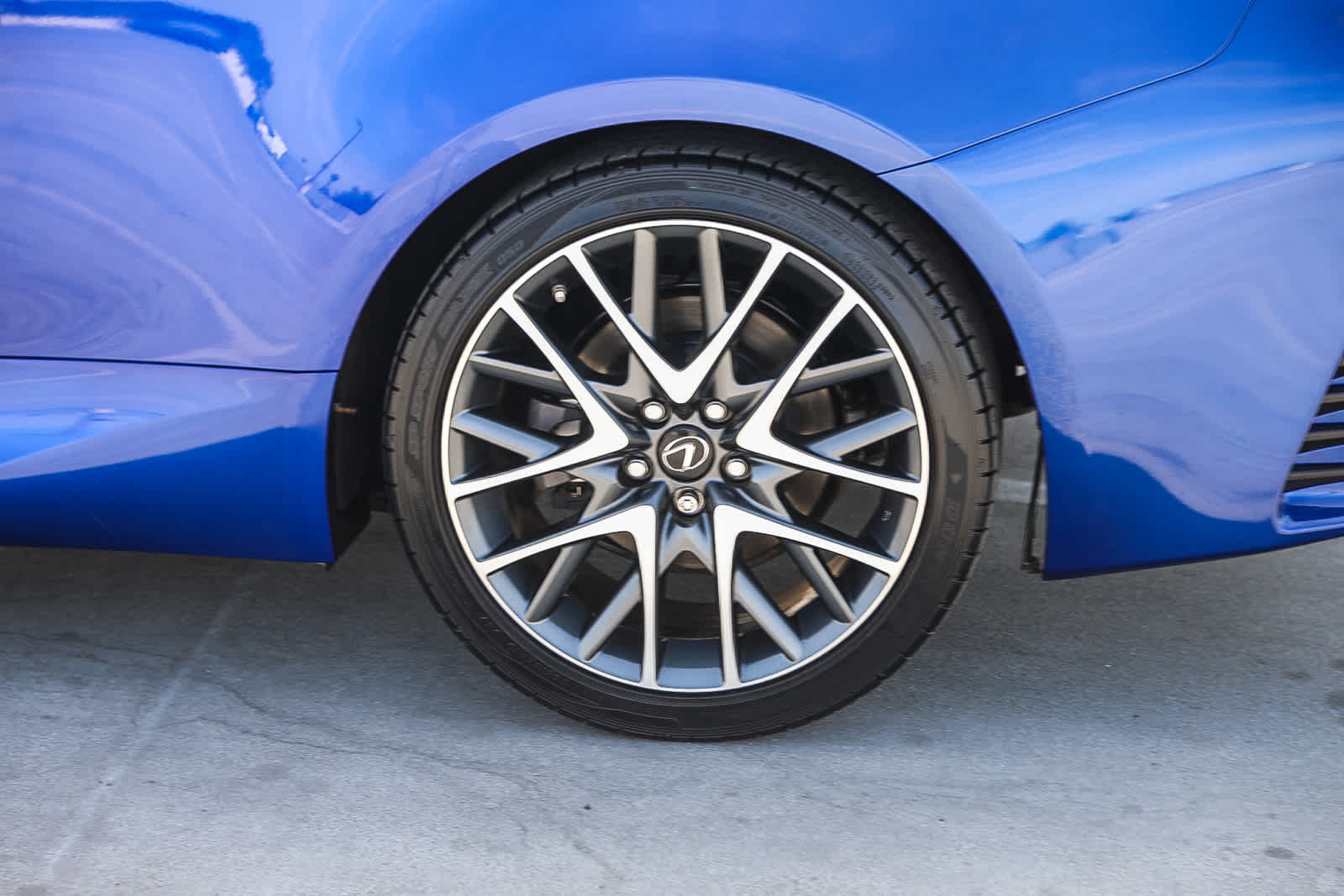 Used 2016 Lexus RC 200t RWD image 11