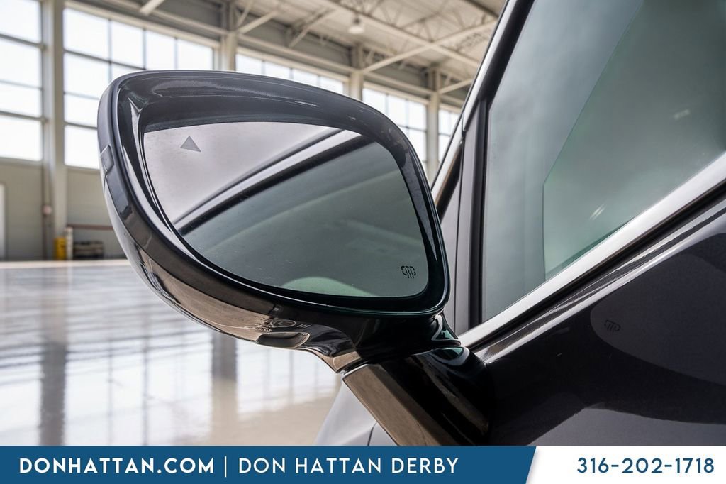 Used 2023 Chrysler Pacifica Limited image 65