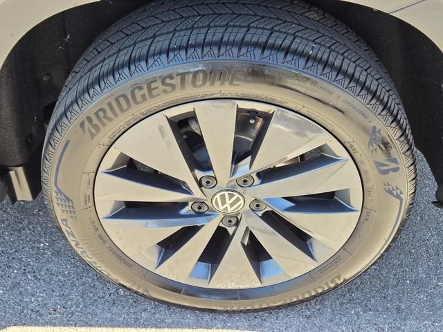 Used 2023 Volkswagen Taos S w/ Driver Assistance Package FWD image 11