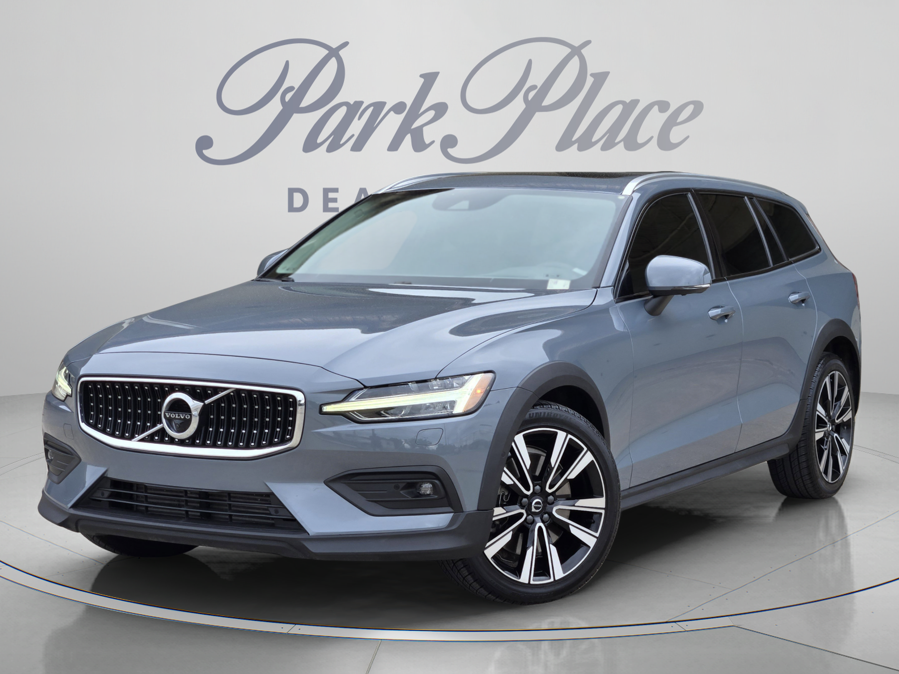 Used 2022 Volvo V60 T5 Cross Country w/ Advanced Package AWD/4WD image 1