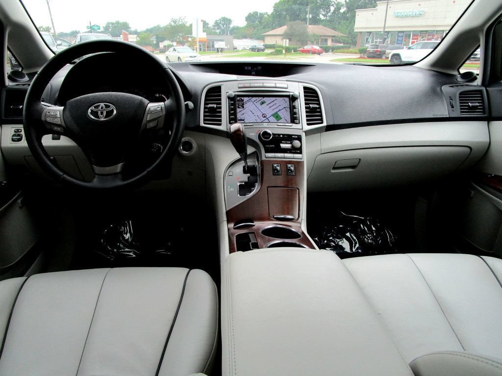 Used 2012 Toyota Venza Limited w/ Tow Pkg AWD/4WD image 2