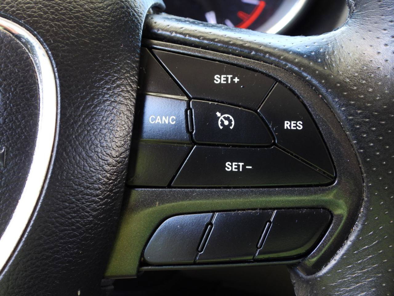 Used 2018 Dodge Durango SXT w/ 3rd Row Seating Group RWD image 80
