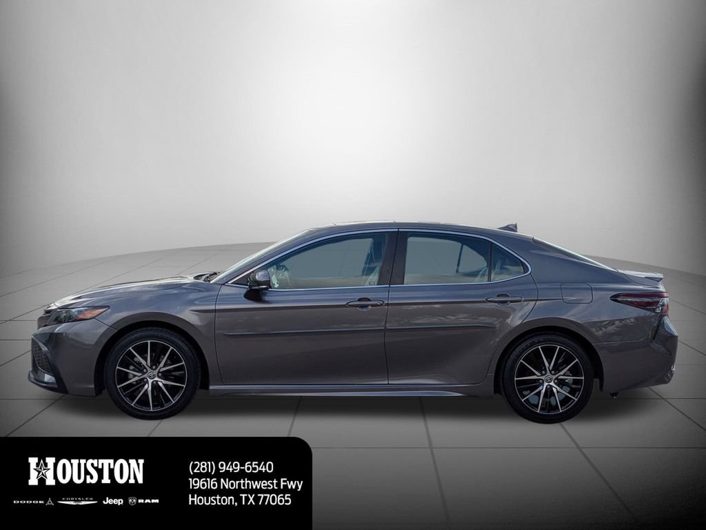 Used 2024 Toyota Camry SE image 6