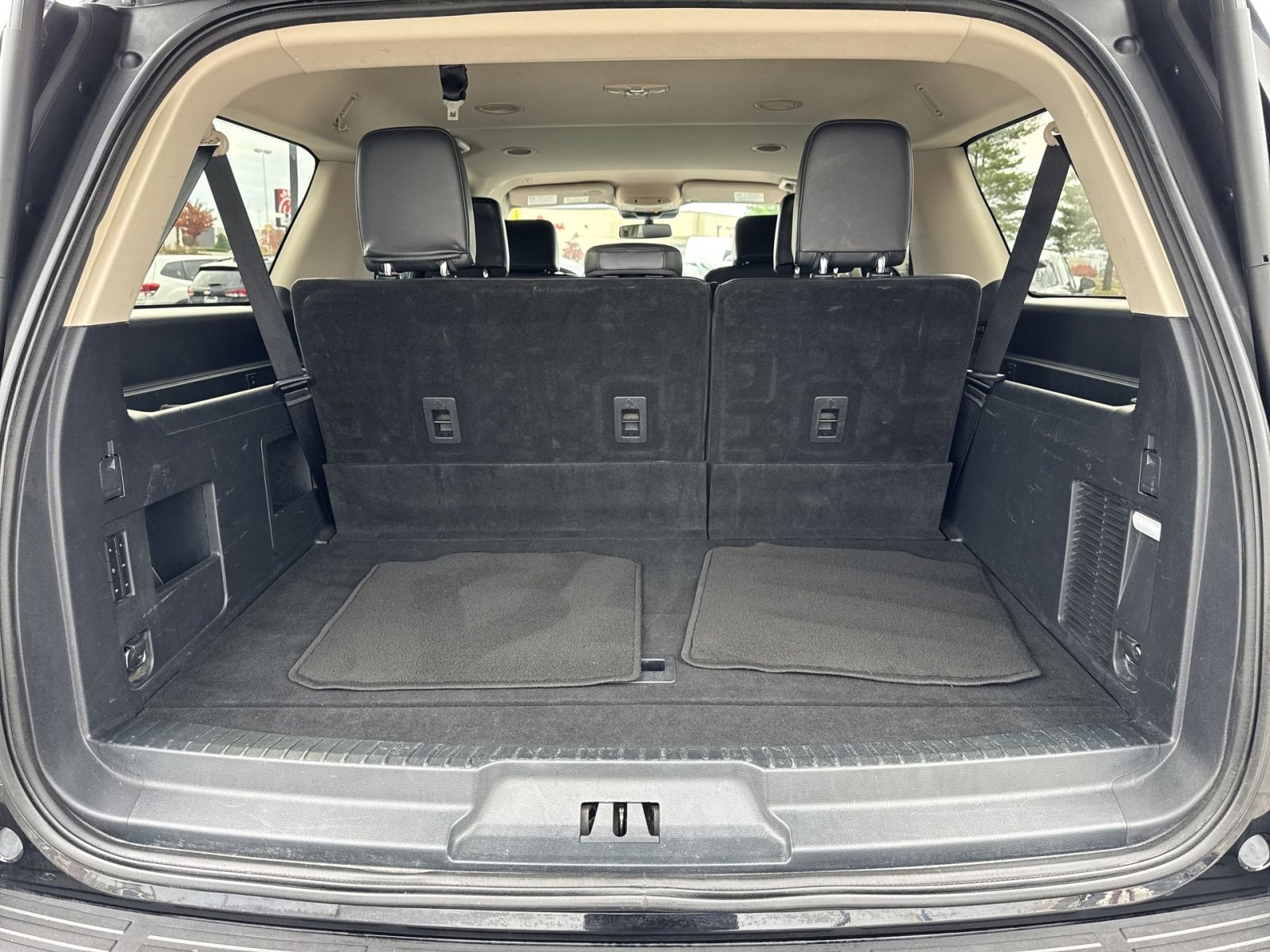 Used 2024 Ford Expedition Max XLT image 26