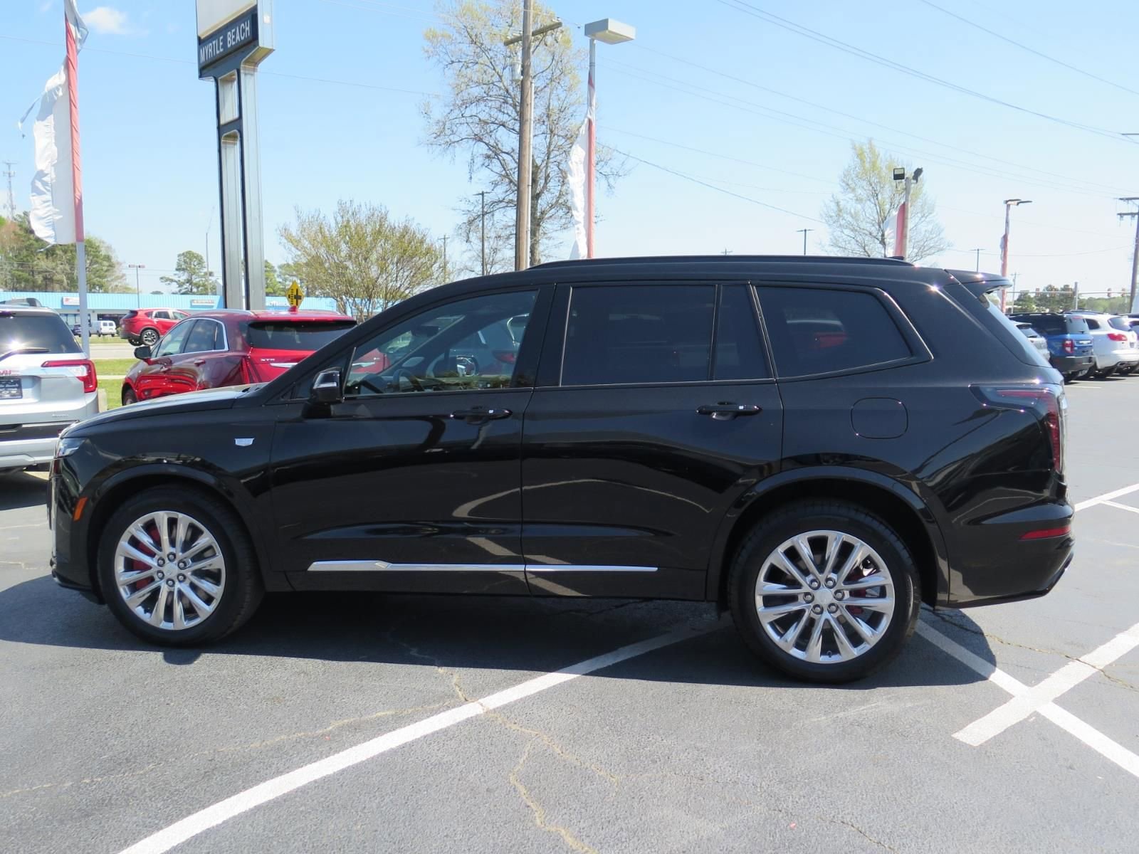 Used 2025 Cadillac XT6 Sport w/ Technology Package image 6