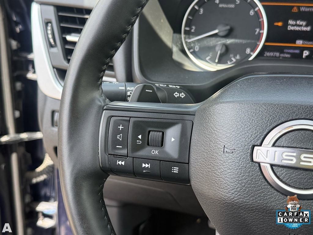 Used 2025 Nissan Rogue SV image 16