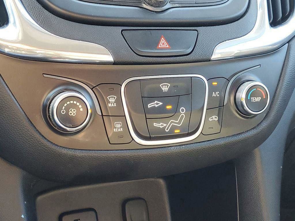 Used 2018 Chevrolet Equinox LT FWD image 15