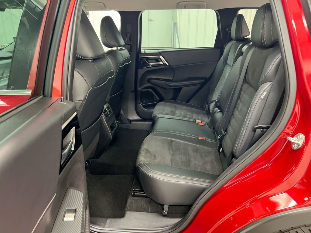 Used 2023 Mitsubishi Outlander SE AWD/4WD image 23