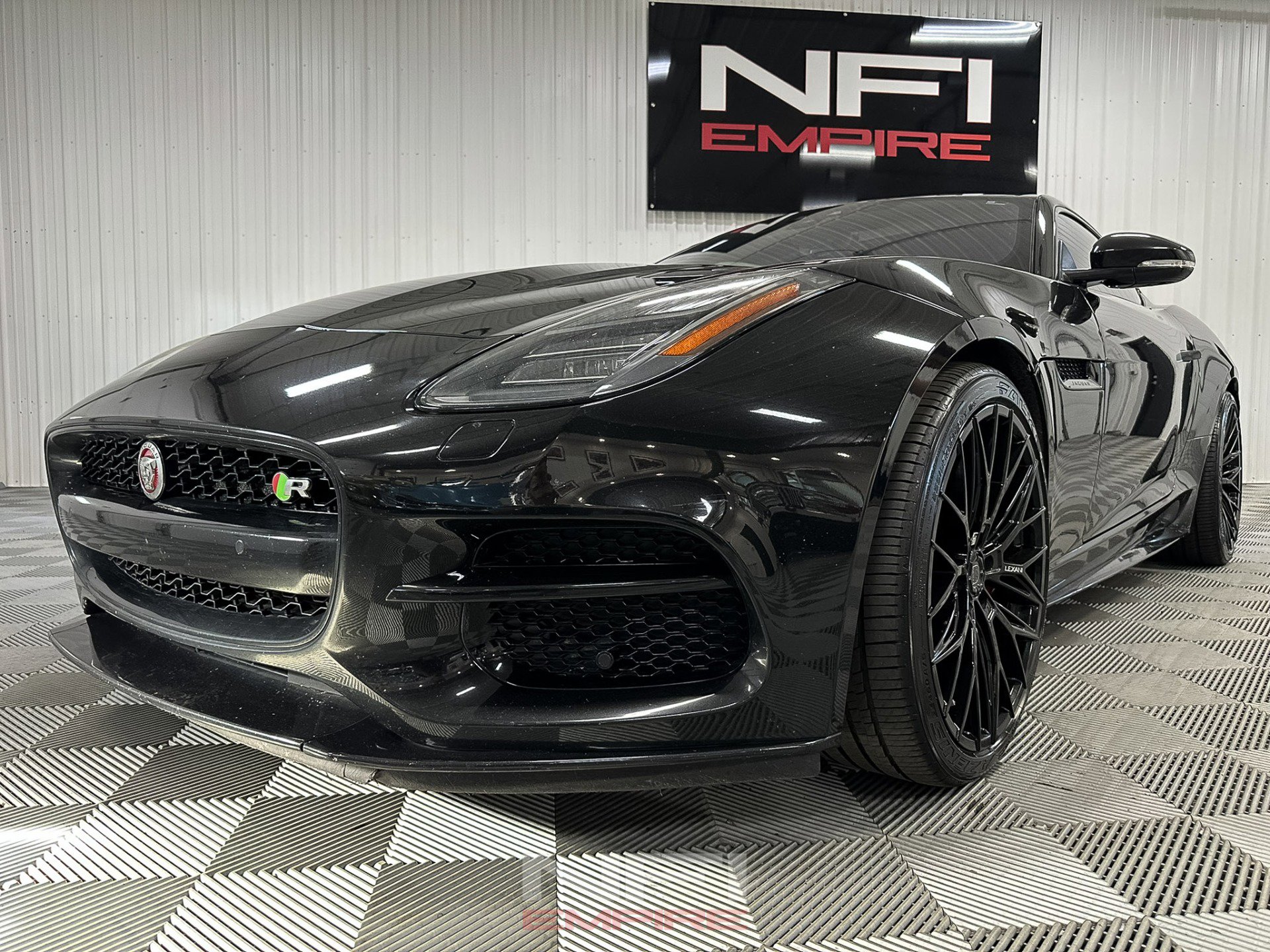 Used 2018 Jaguar F-TYPE R AWD/4WD image 13