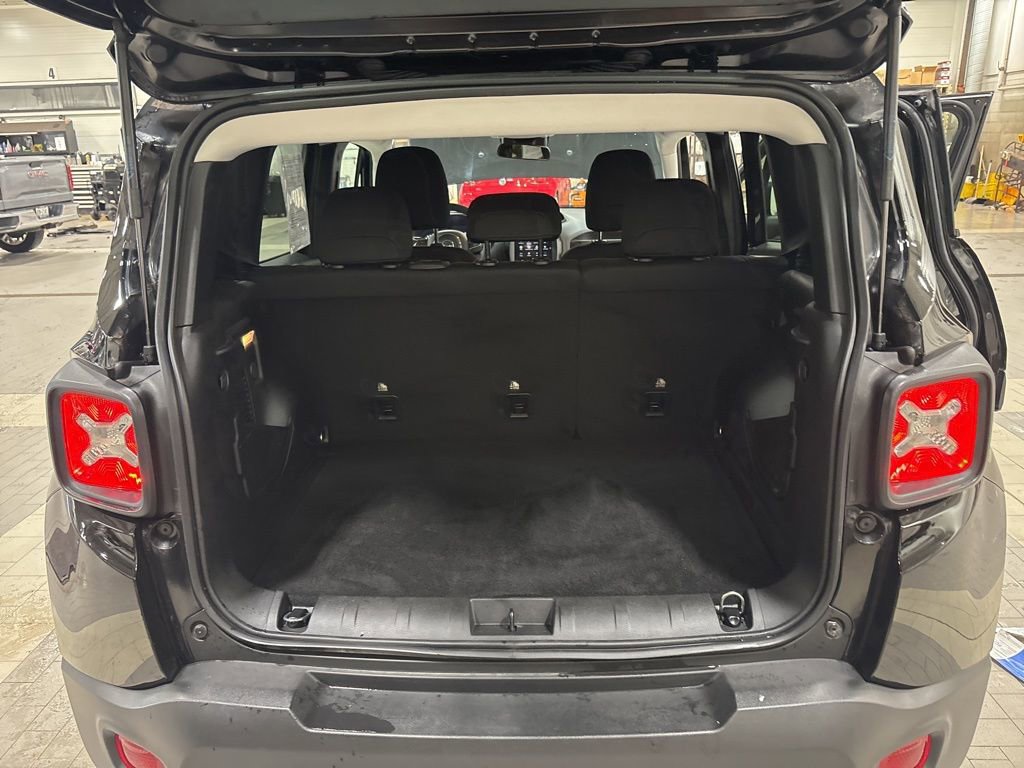 Used 2022 Jeep Renegade Latitude image 15