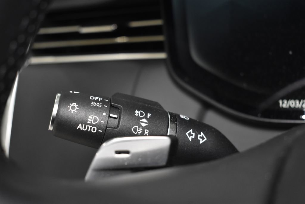 Used 2025 Land Rover Range Rover Autobiography image 33
