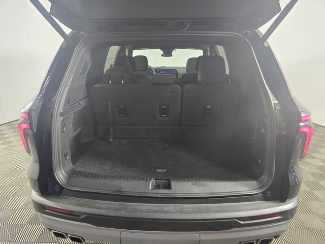 Used 2025 Chevrolet Traverse LT image 17