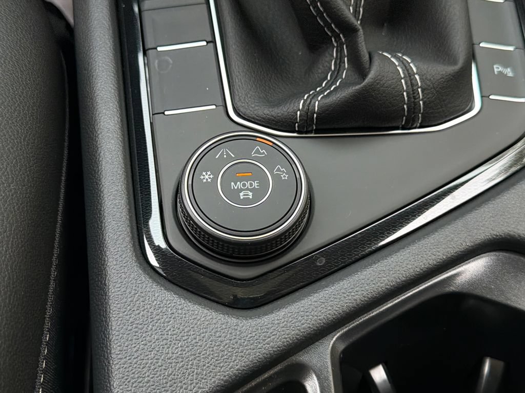 New 2026 Volkswagen Taos SEL AWD/4WD image 15