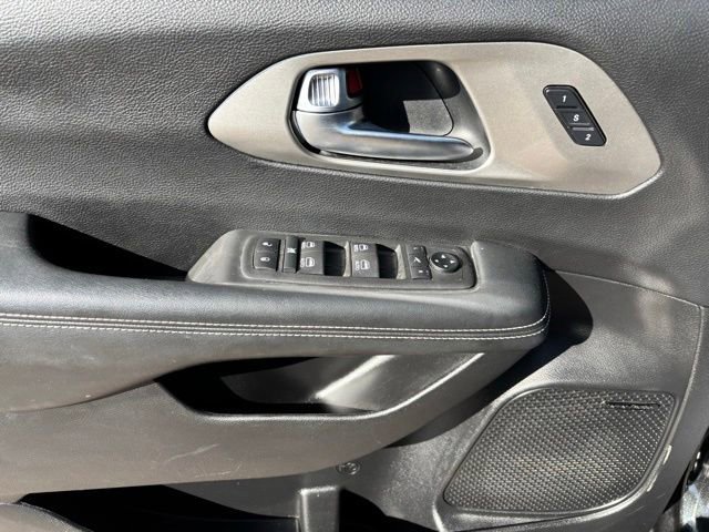 Used 2021 Chrysler Pacifica Limited w/ Premium & Safety Sphere Group AWD/4WD image 12