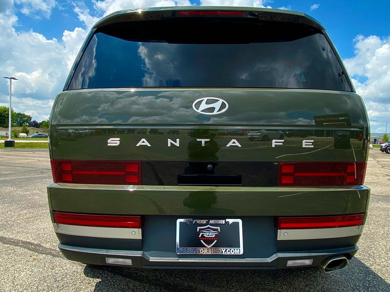 Used 2024 Hyundai Santa Fe Limited FWD image 5
