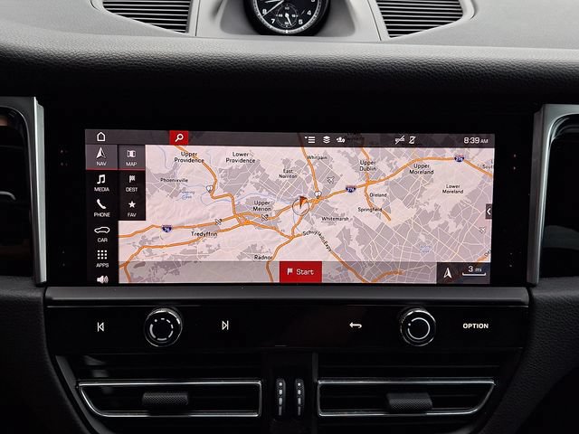 Certified 2024 Porsche Macan AWD/4WD image 20