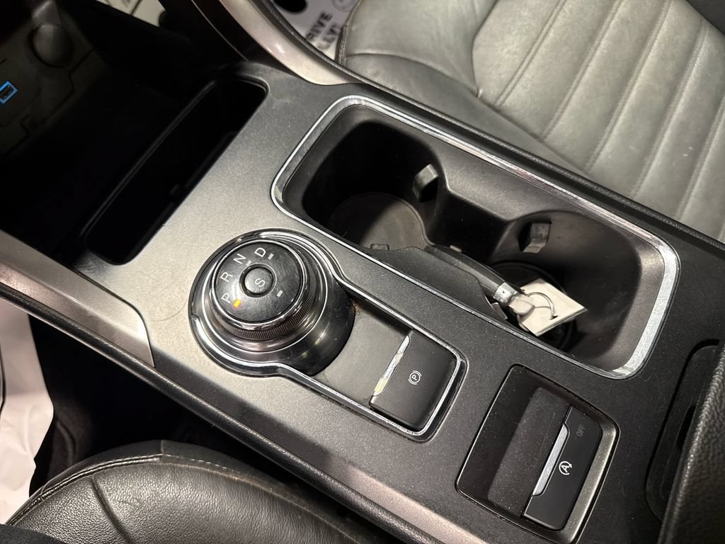 Used 2017 Ford Fusion SE FWD image 21