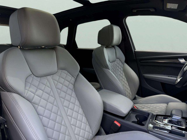Certified 2025 Audi SQ5 Premium Plus w/ Premium Plus Package AWD/4WD image 30
