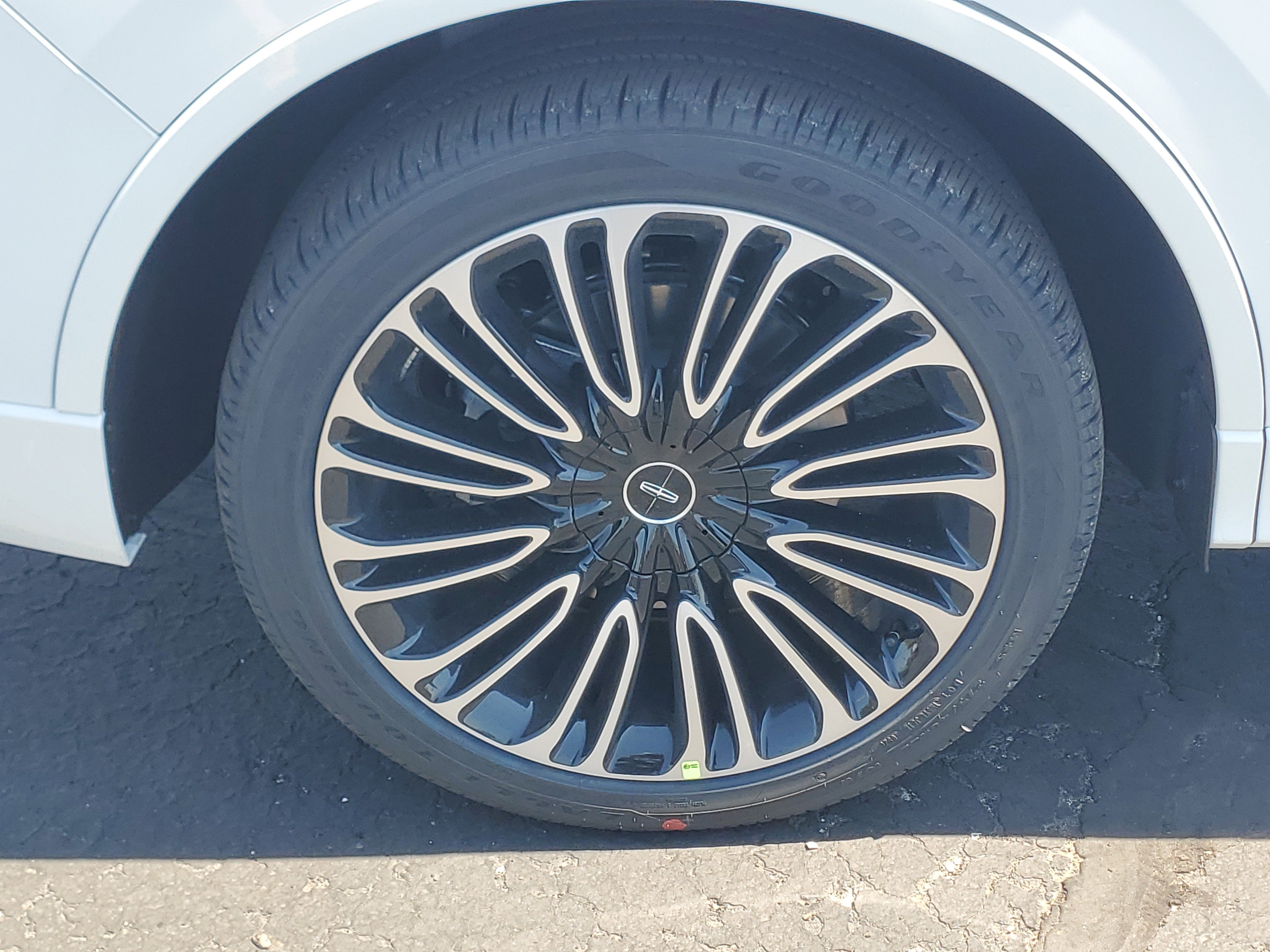 New 2026 Lincoln Aviator Black Label AWD/4WD image 4