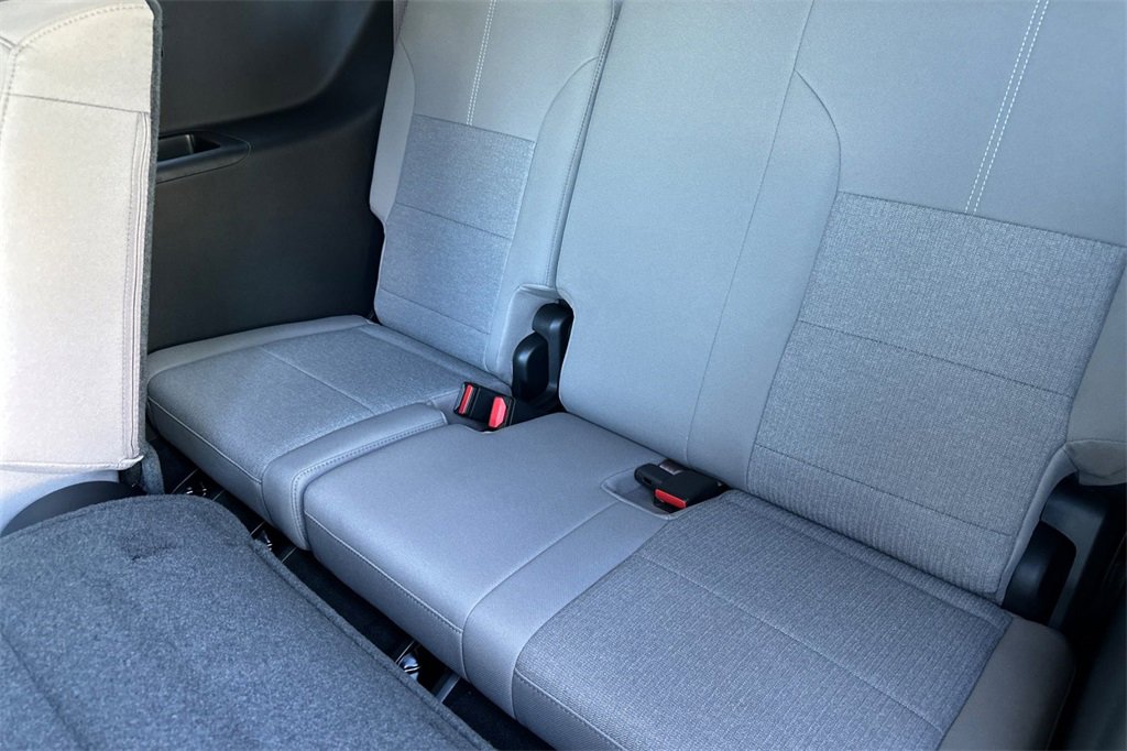 New 2025 GMC Acadia Elevation image 13