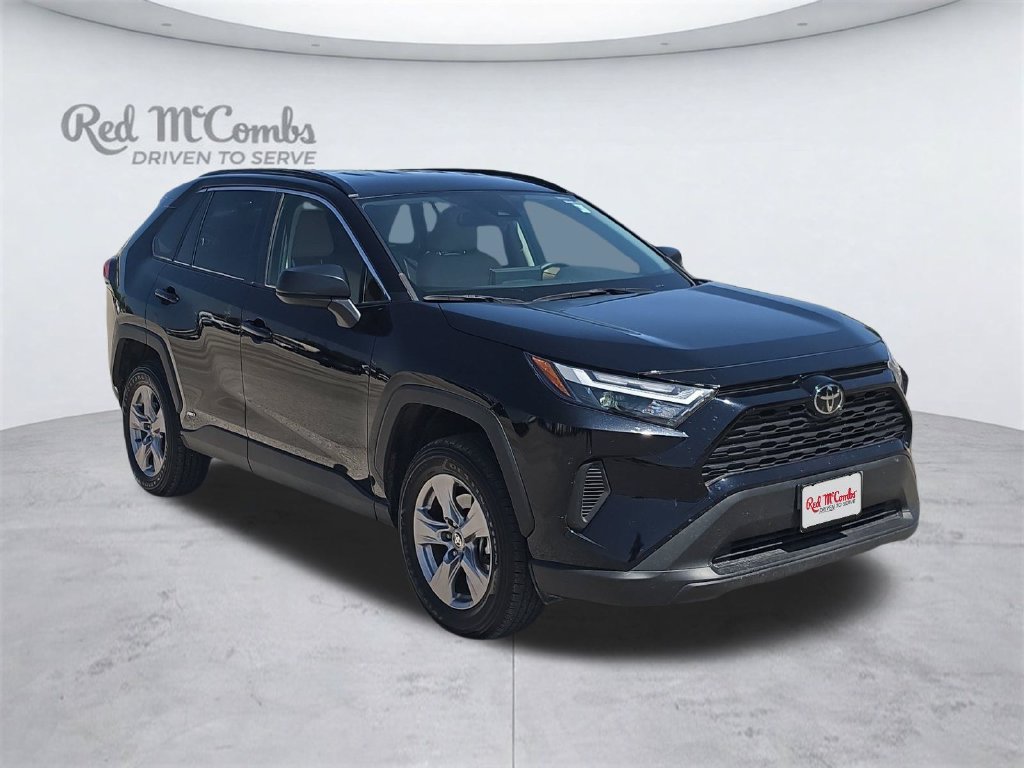 Used 2025 Toyota RAV4 LE AWD/4WD image 7