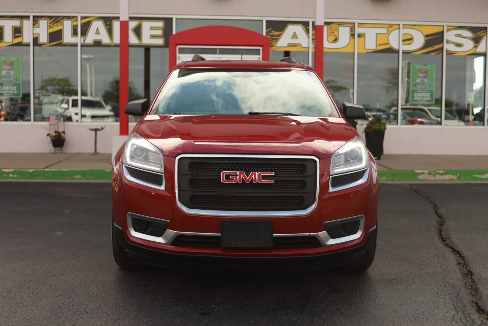 Used 2013 GMC Acadia SLE FWD image 2
