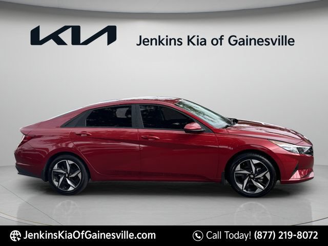 Used 2023 Hyundai Elantra SEL w/ Convenience Package FWD image 2