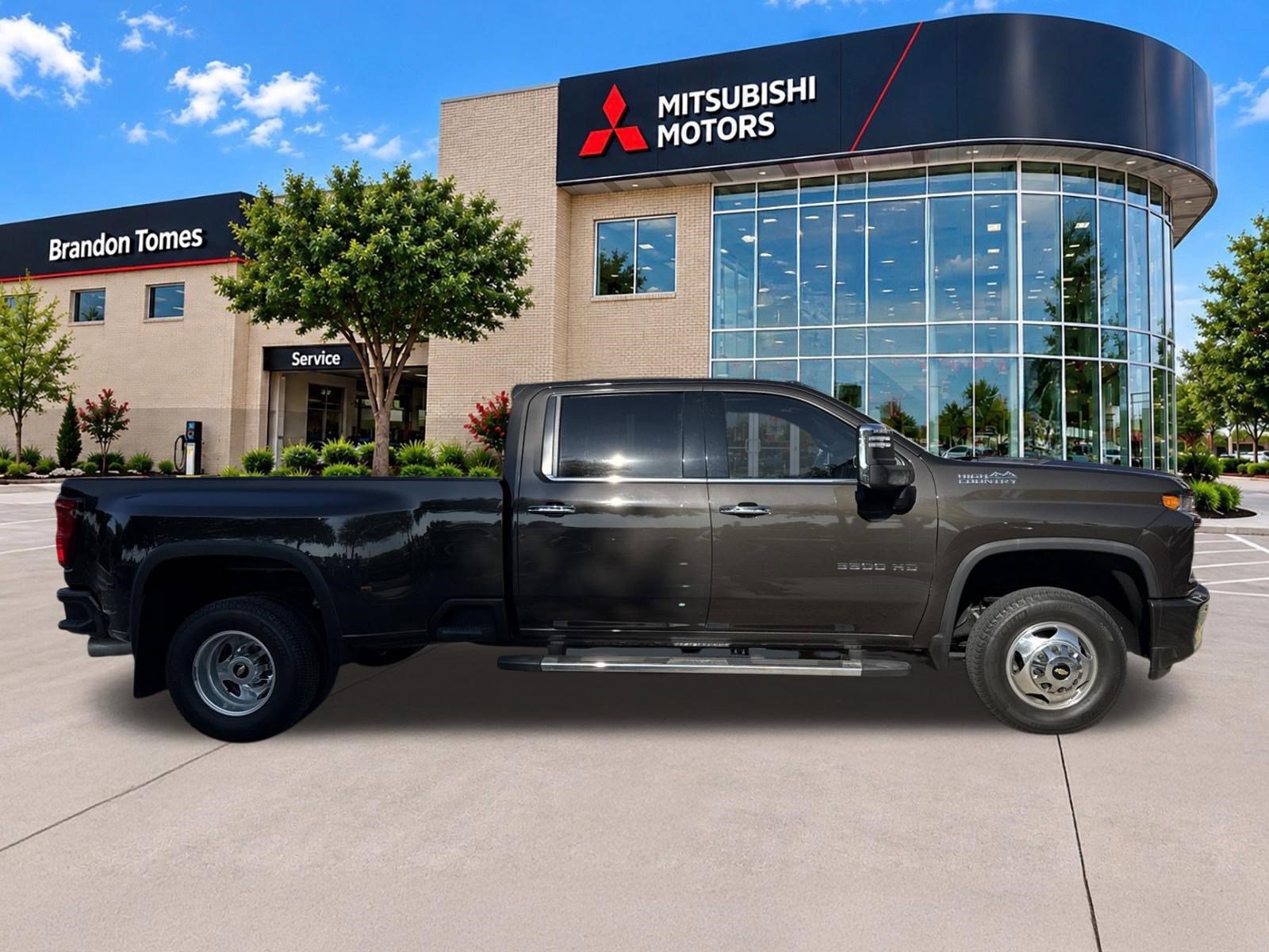 Used 2021 Chevrolet Silverado 3500 High Country AWD/4WD image 2