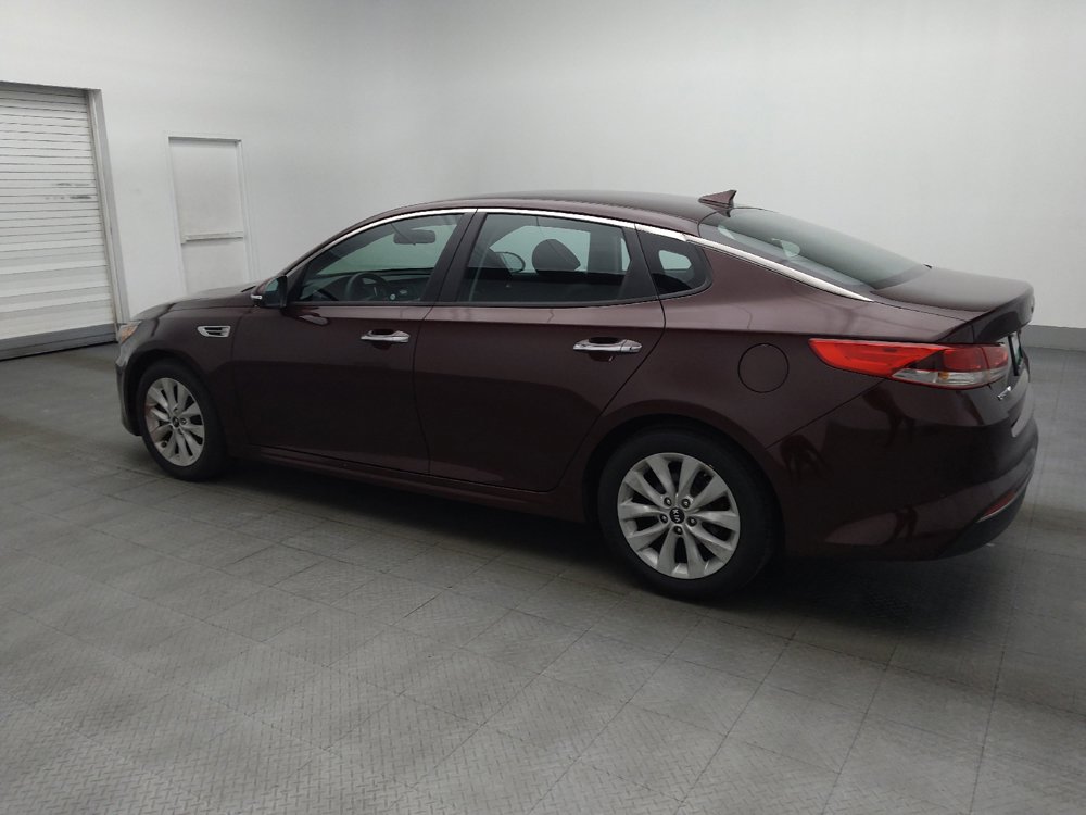 Used 2017 Kia Optima LX w/ Option Group 014 FWD image 3