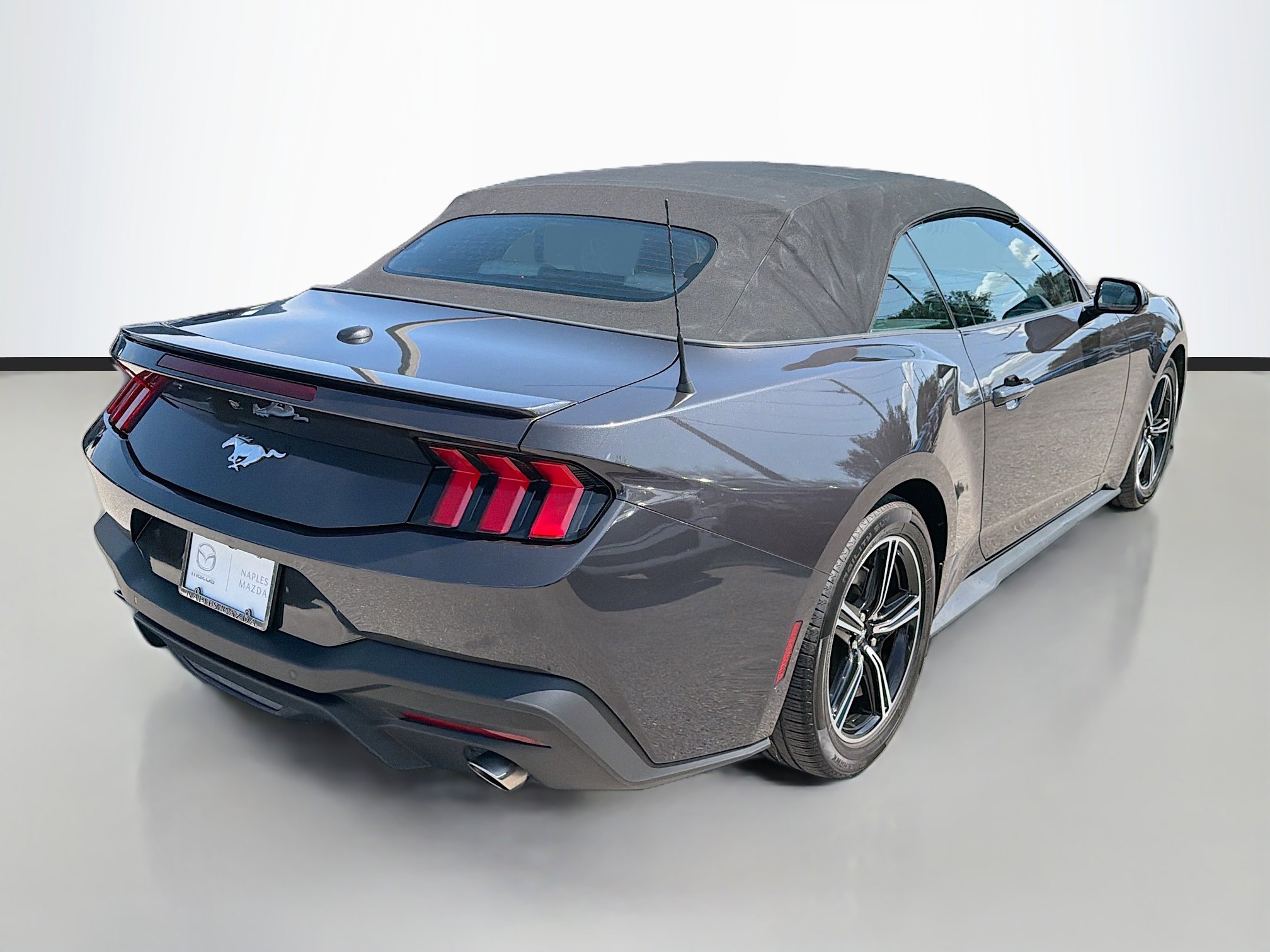 Used 2024 Ford Mustang Premium image 3