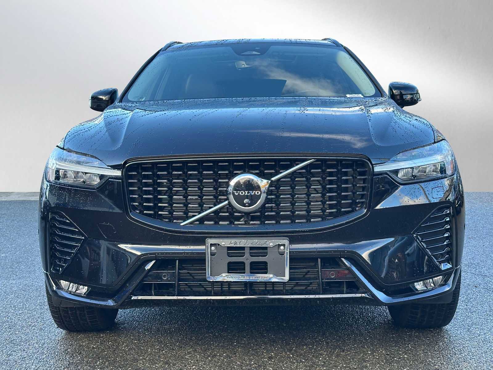 Used 2025 Volvo XC60 B5 Plus w/ Protection Package Premier image 8