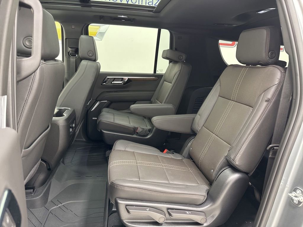 New 2025 Chevrolet Suburban High Country image 19