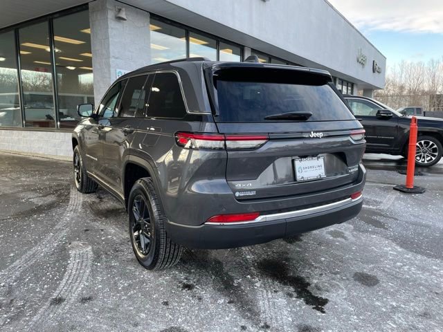 Used 2025 Jeep Grand Cherokee Laredo X image 8