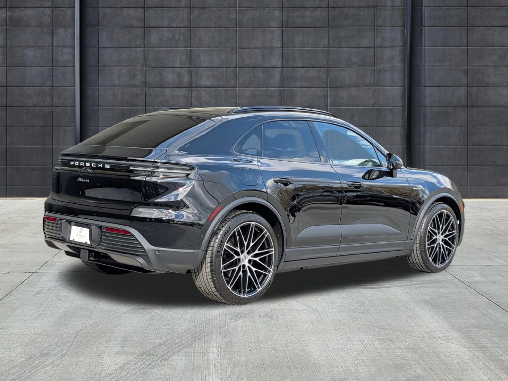 New 2026 Porsche Macan Electric RWD image 9
